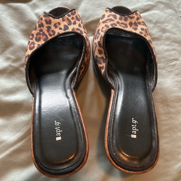 Leopard print heel slides - Picture 3 of 4